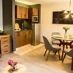 Mr. W, Cozy 1 Bedroom At A Great Location And Balcony - Zamora 204